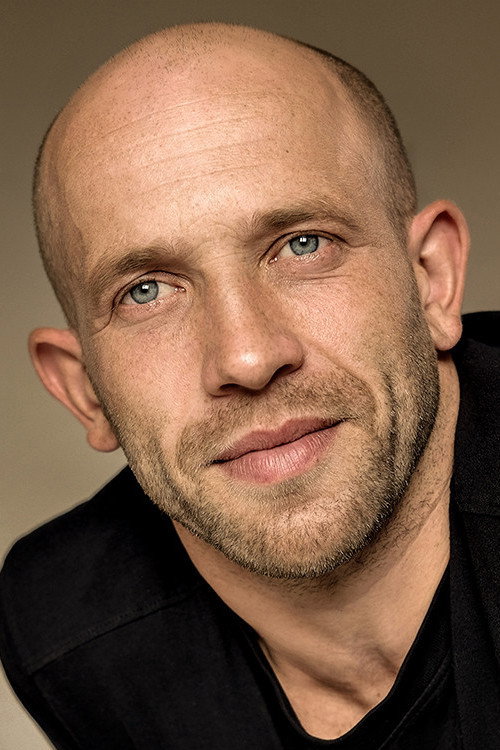 Георгий Болонев as Корг in Tourist