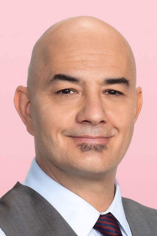 Julián Arango as Hugo Lombardi in Yo soy Betty, la fea