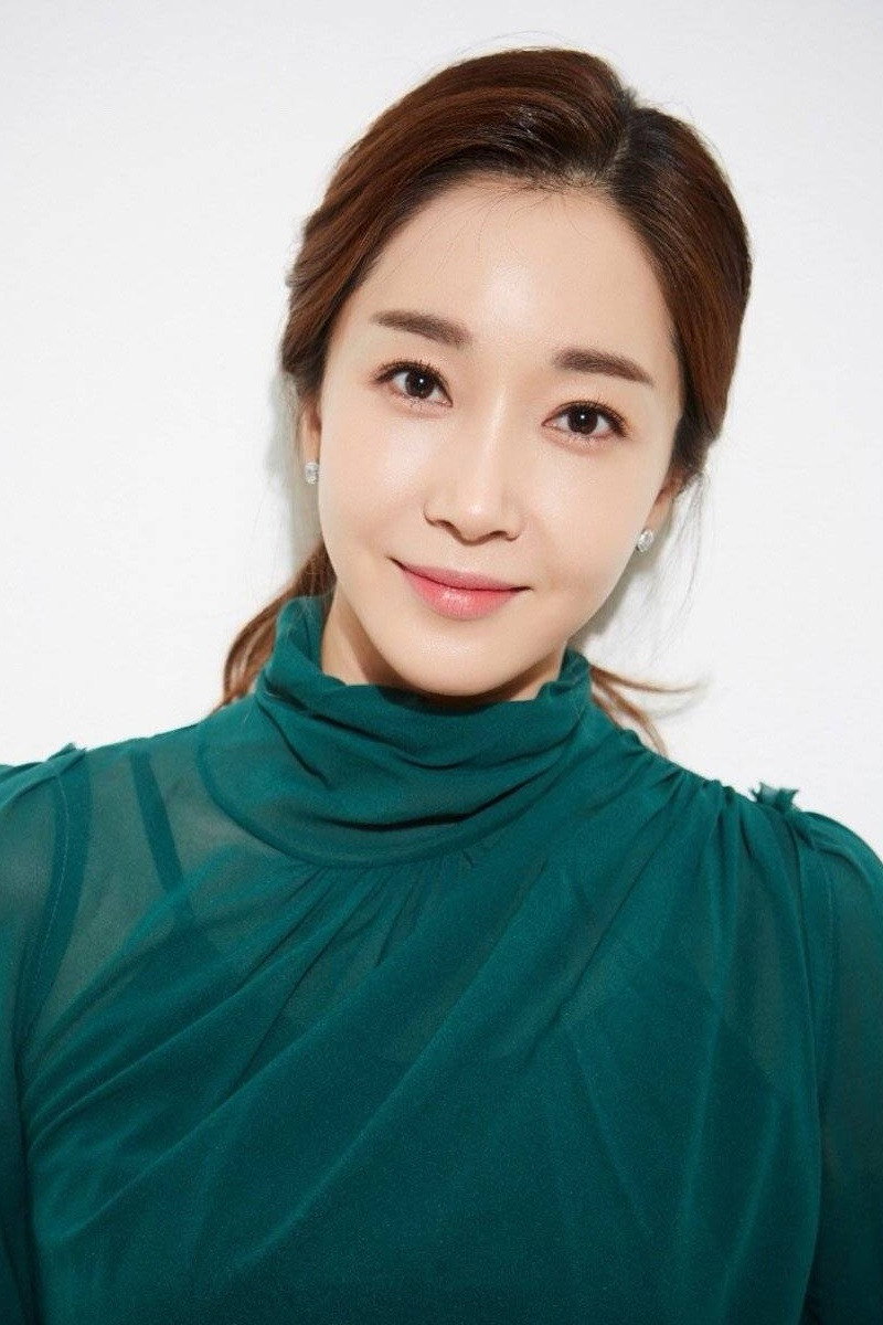 Oh Yoo-na as Yoo Kyung Min in I’m Glad I Loved You