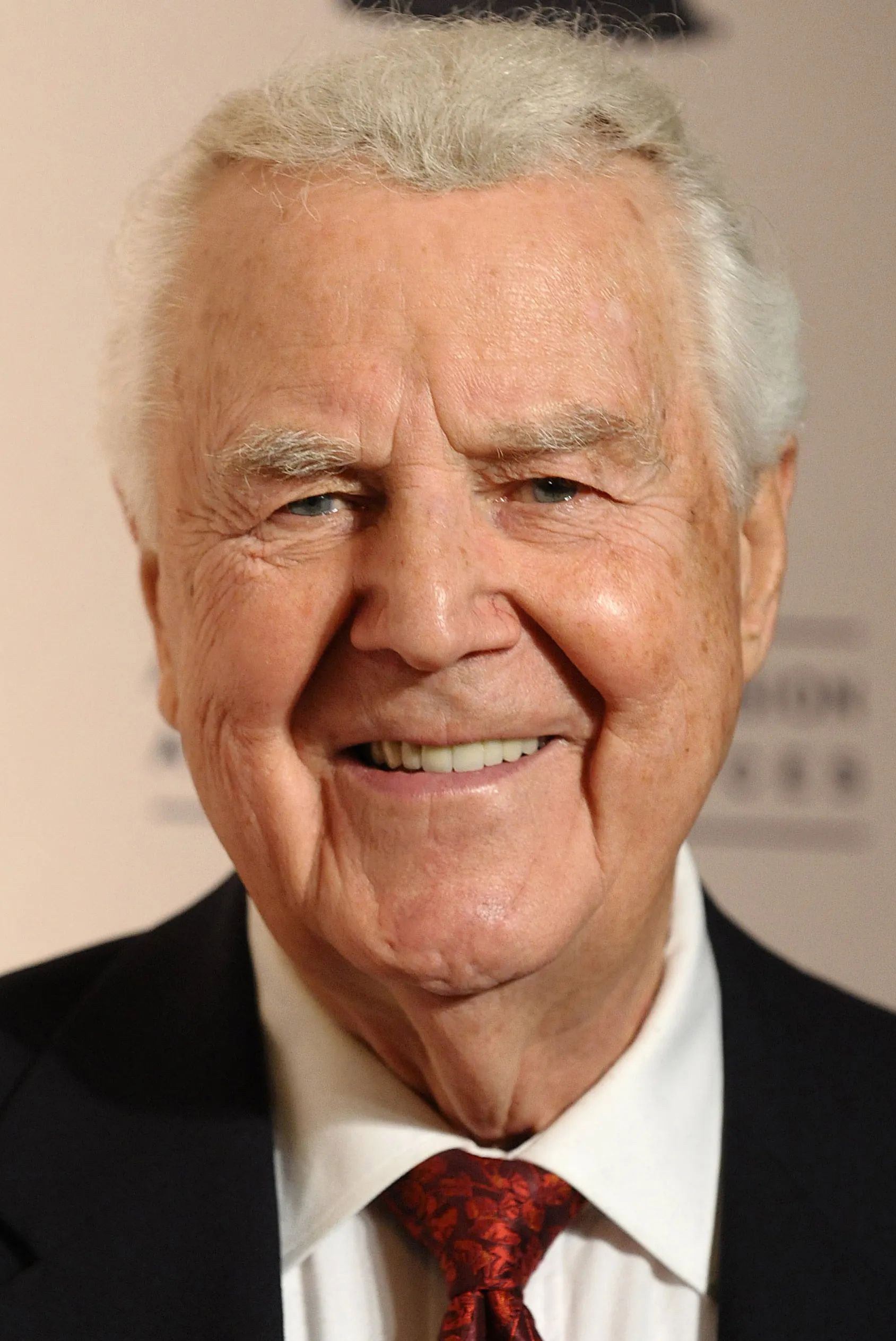 Don Pardo as Himself – Announcer in Family Double Dare
