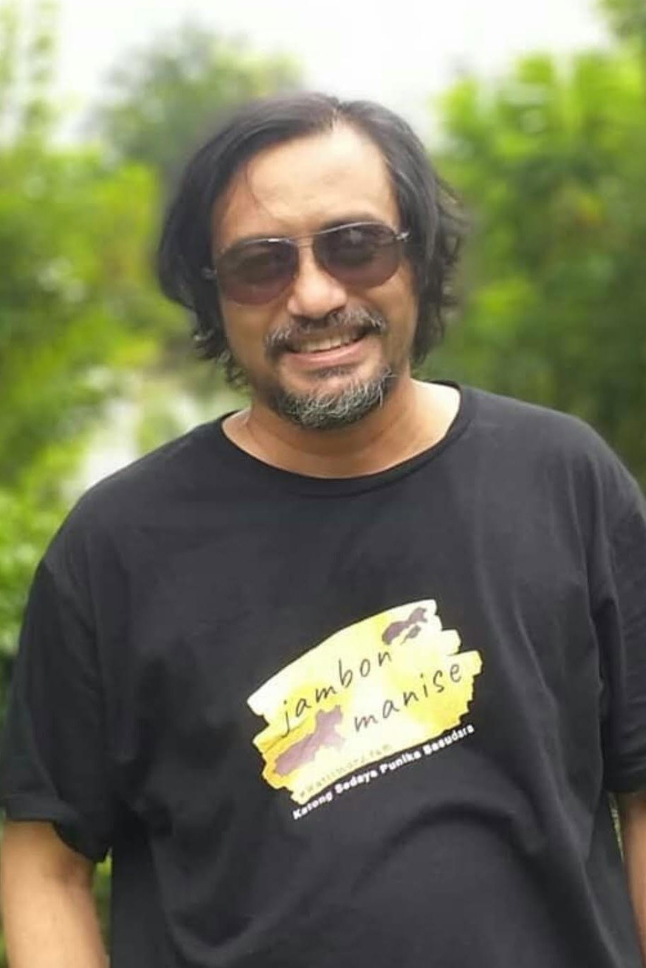 Melkias Wattimury as Karno in Kelambu