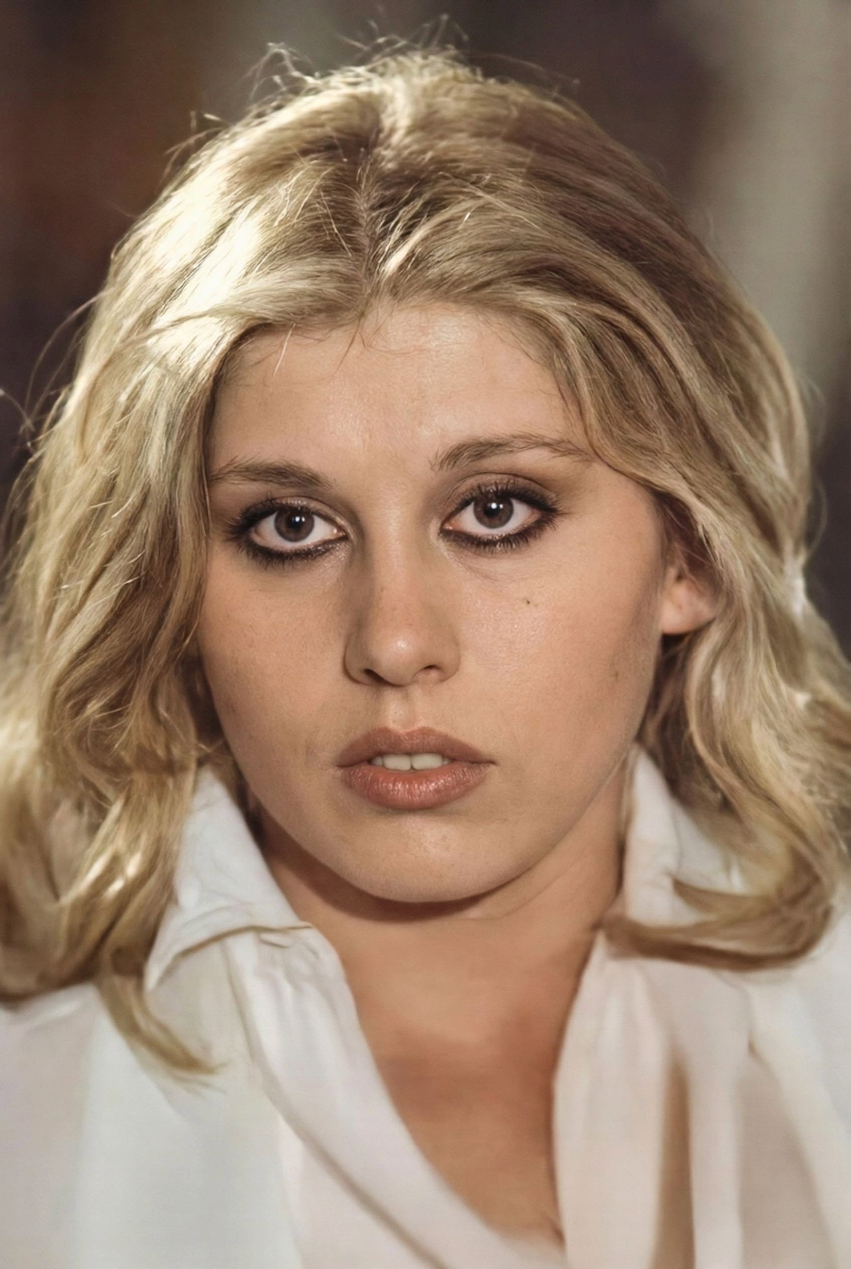 Canan Perver as Leyla in Cemil Dönüyor