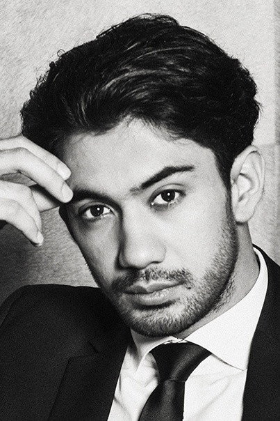 Reza Rahadian as Edi in Kawin Tangan