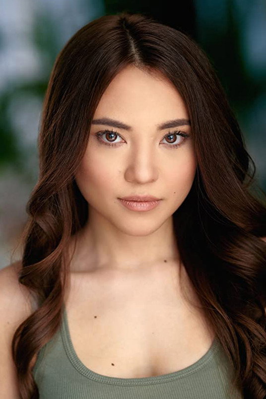 Nicole Huff as Cassie in Topline