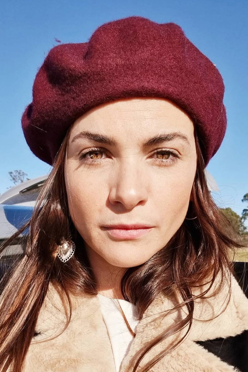 Luciana González Costa as Roxana in Collar De Esmeraldas