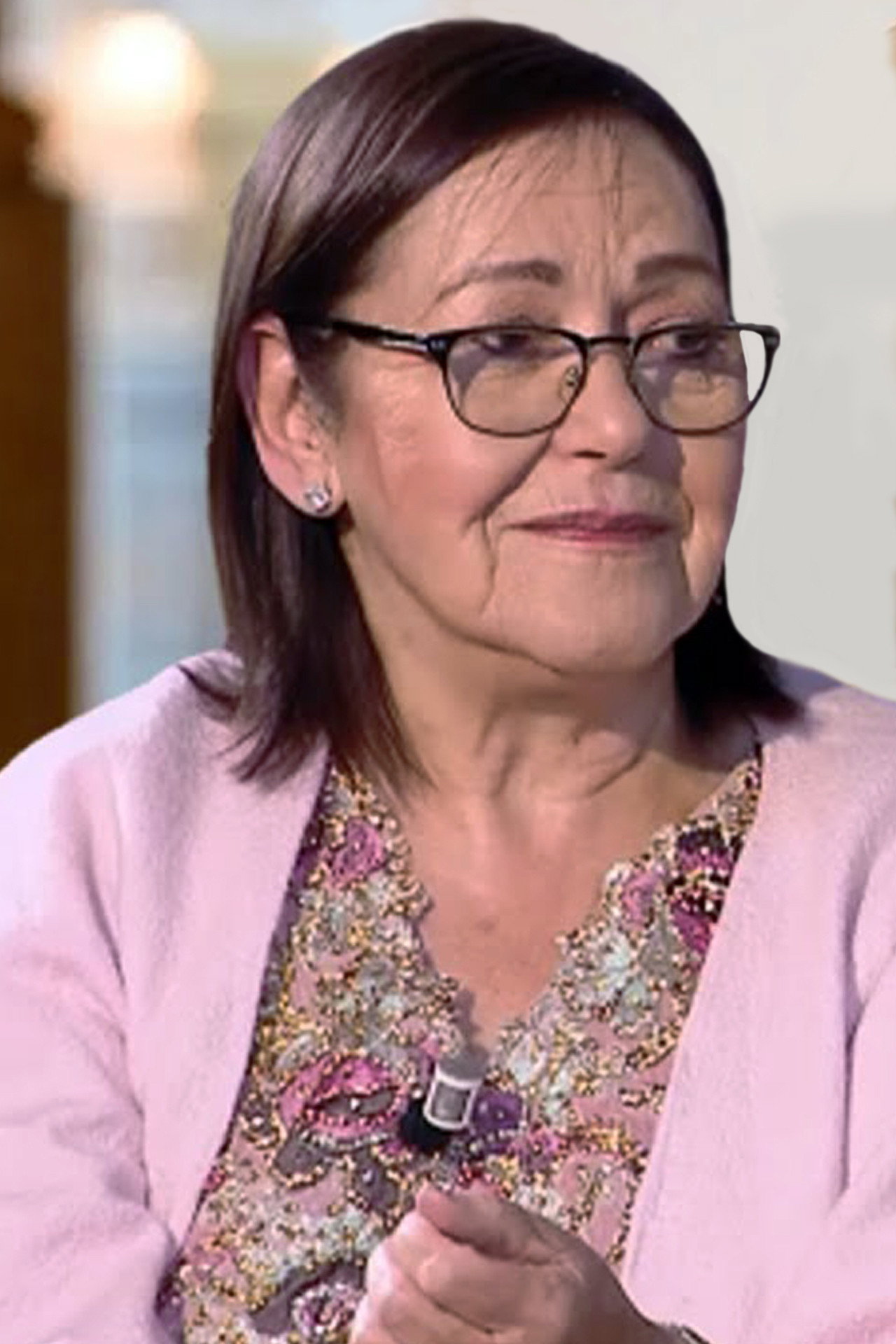 Bahia Rachedi as Krim Belkacem's Mother in Krim Belkacem