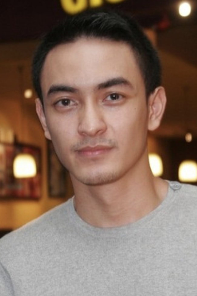 Zumi Zola as Roy in Sincerity