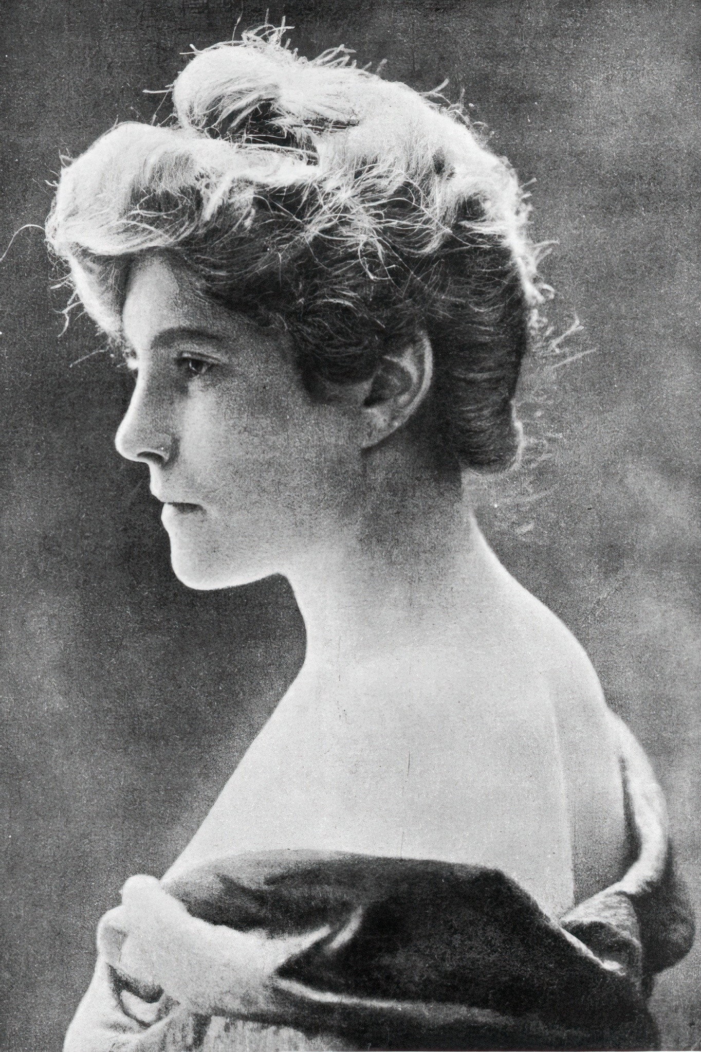 Suzanne Desprès as Madame Herbillon in Flight Into Darkness