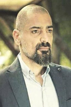 Rodney El Haddad as كامل شوقي in The Station
