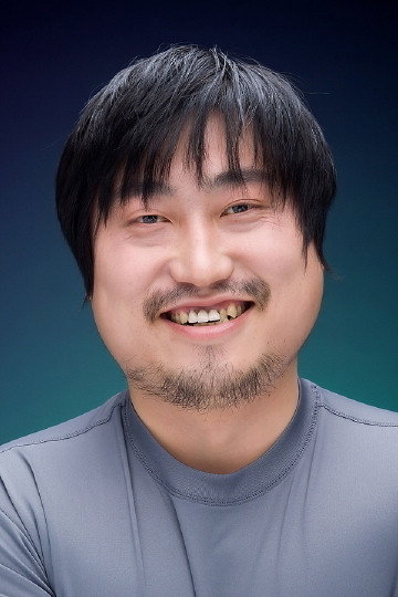 Baek Jae-jin as Mi-jung's Husband in A Long Visit