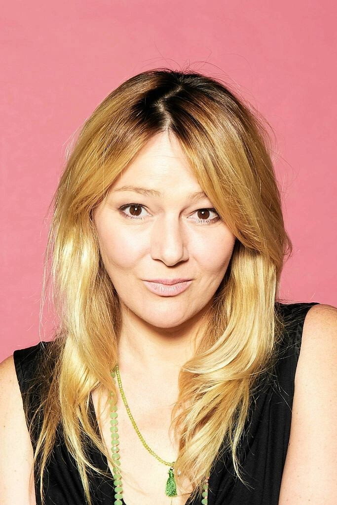 Katarzyna Kwiatkowska as Self - Commentator in Szkło kontaktowe