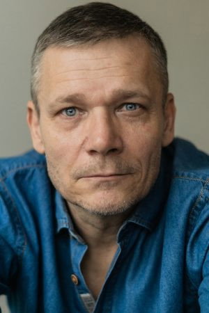 Sławomir Maciejewski as Anton Kolka Rawar Emir Zarakowski in A Few Wonderful Minutes