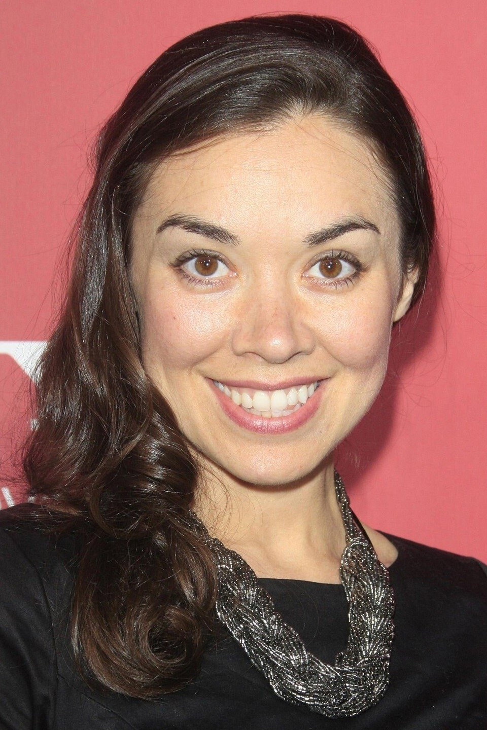 Tara Platt as Kizzy Shoemaker in Afterworld