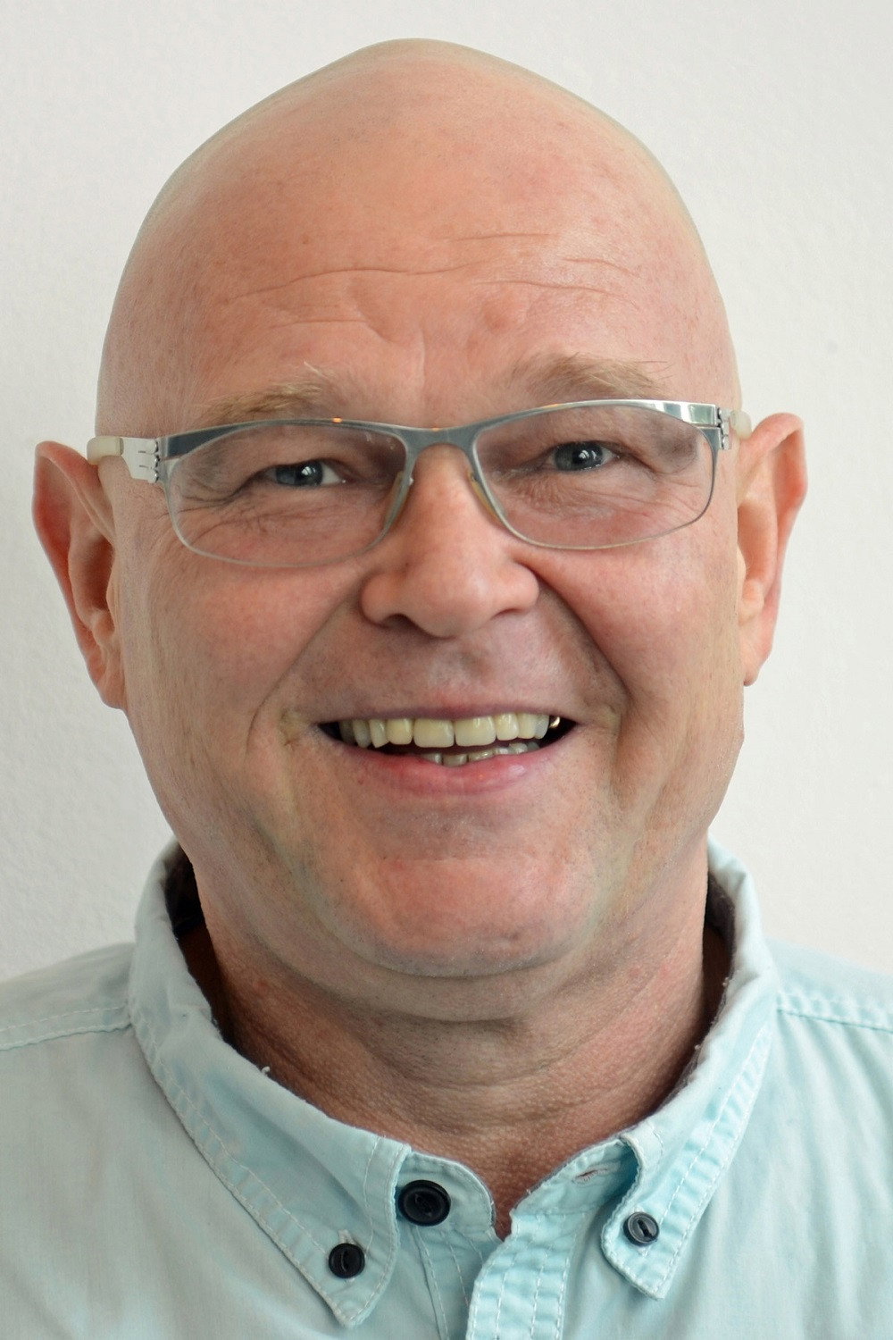 Tobias Meister as Cid McKenzie in Nessie, das verrückteste Monster der Welt