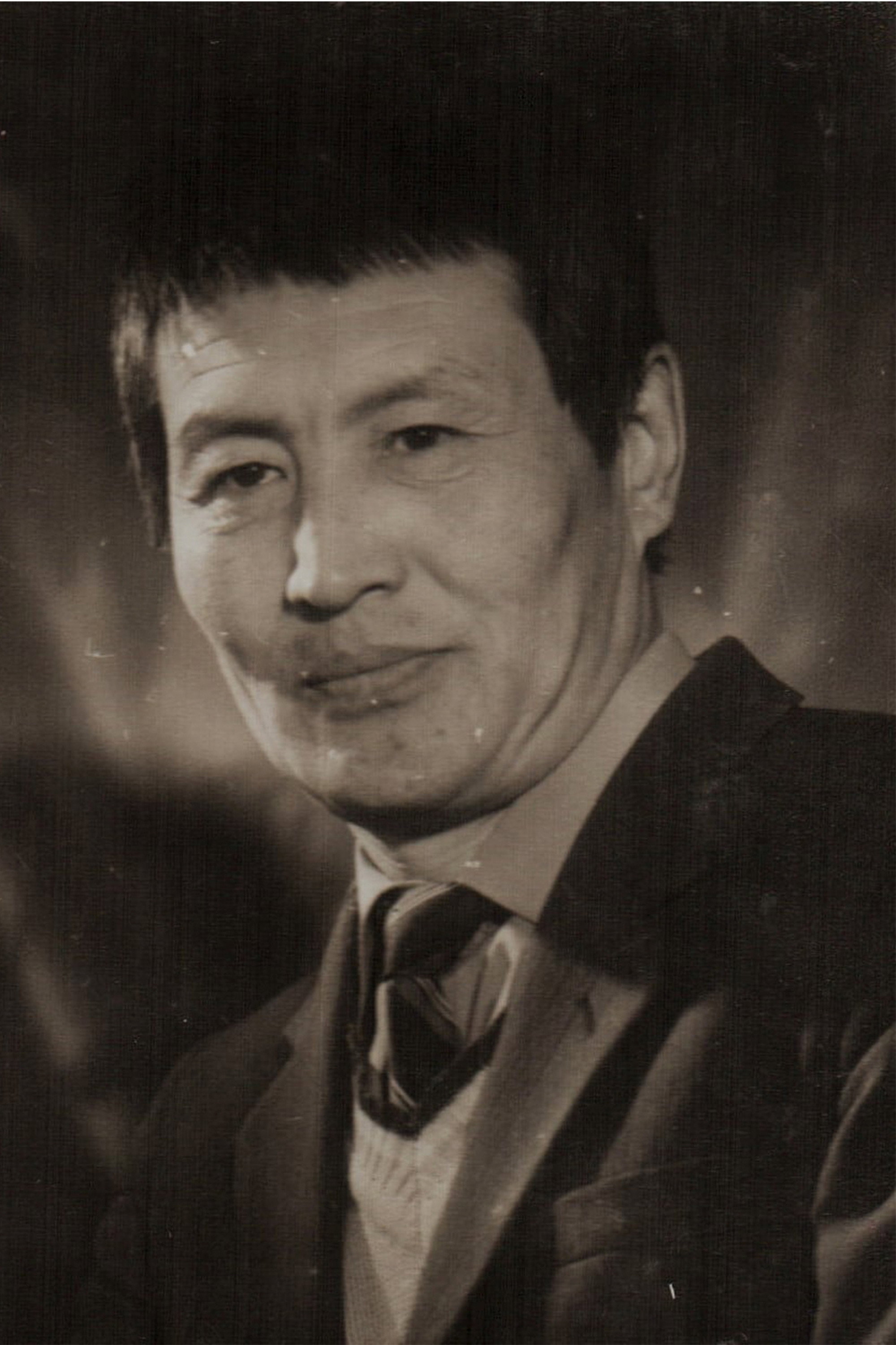 Damdin Sovd as Sosor in Gift of Love