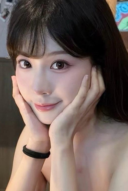 王琳惠 as 灵蝶 in 婚内约法三十章