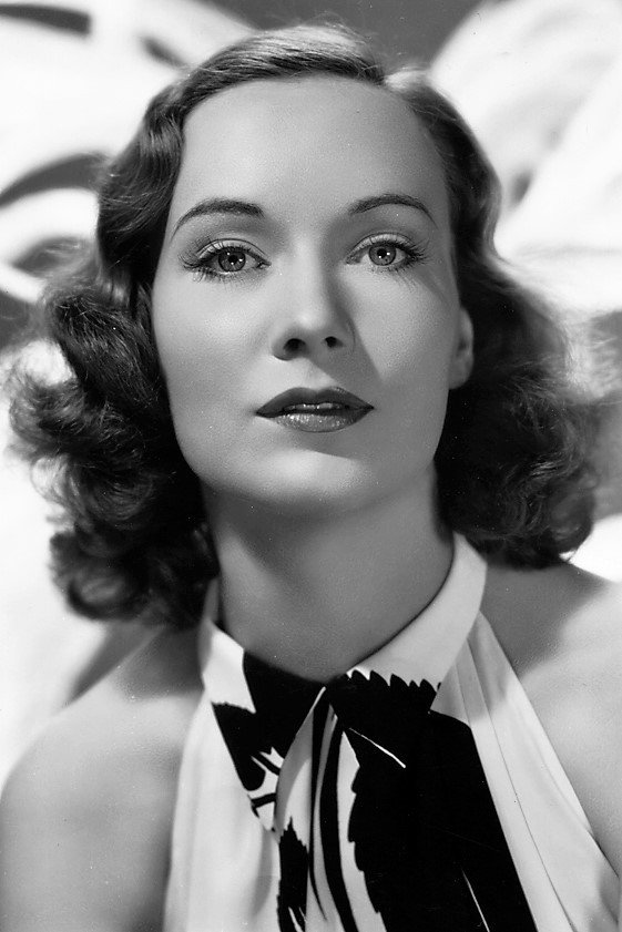 Sigrid Gurie as Linda Carlsen in Sofia
