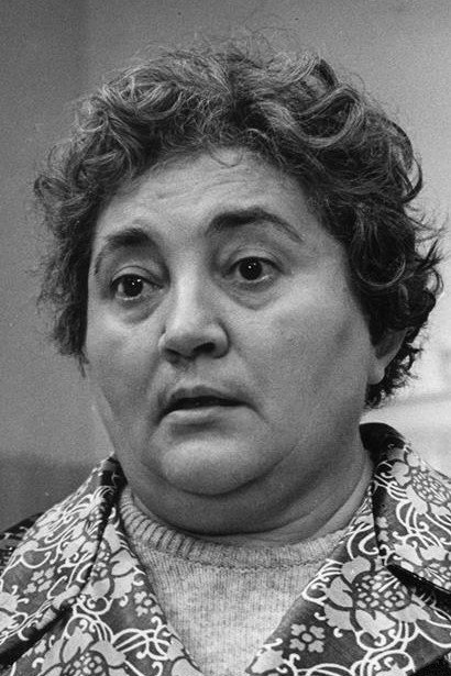Marie Motlová as sousedka-drbna in I'll Be Good, Old Man!