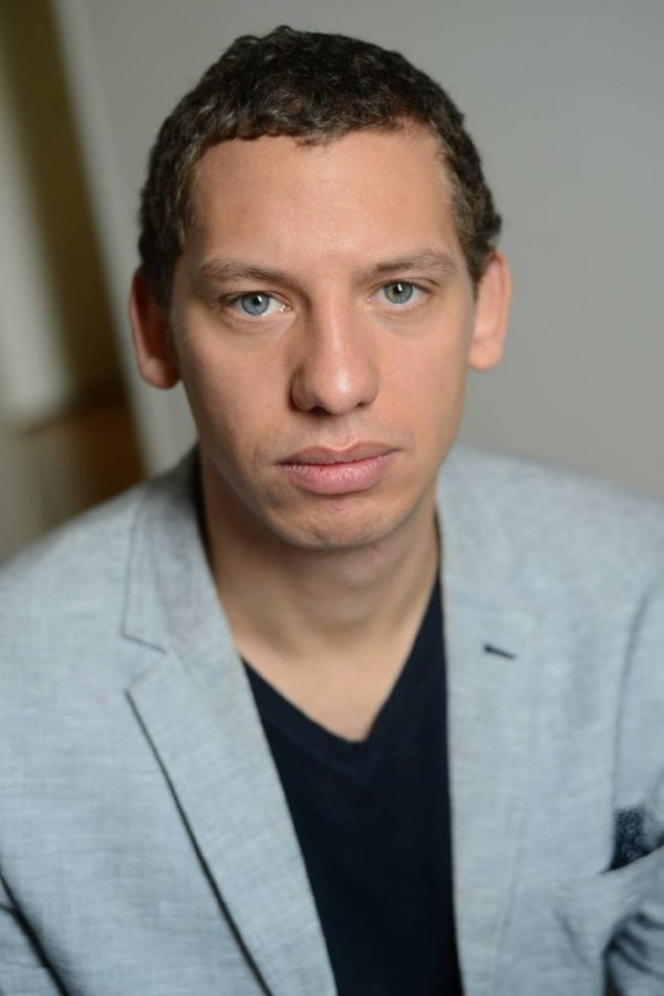 Matthieu Kassimo as Kader in Fractures