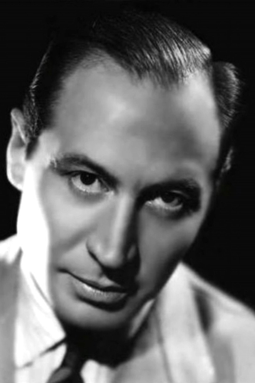 Arturo García Buhr as Dr. Arrillaga in Los guerrilleros