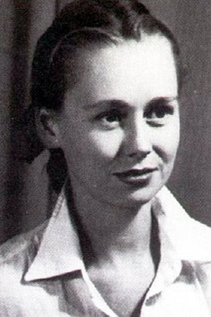 Jennifer Kendal as Miss Violet Stoneham in 36 Chowringhee Lane
