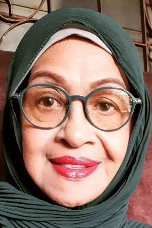 Fauziah Nawi as Faridah in Kerana Hafsanya Setia