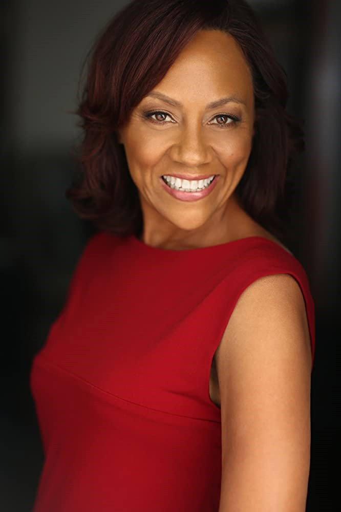 Liza Huget as Ellen in Long Lost Christmas