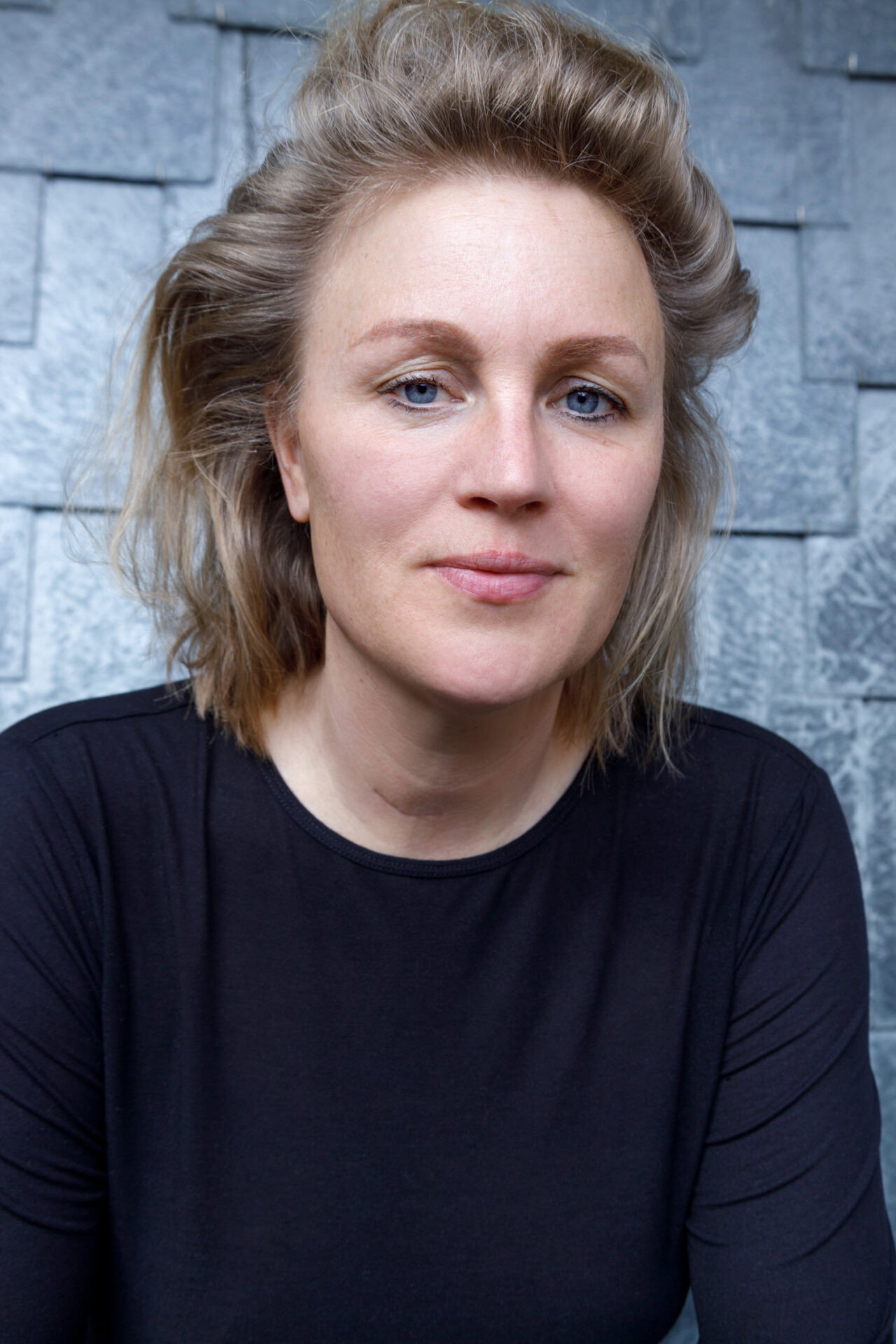 Katrien van Beurden as Fysiotherapeut in Arezo