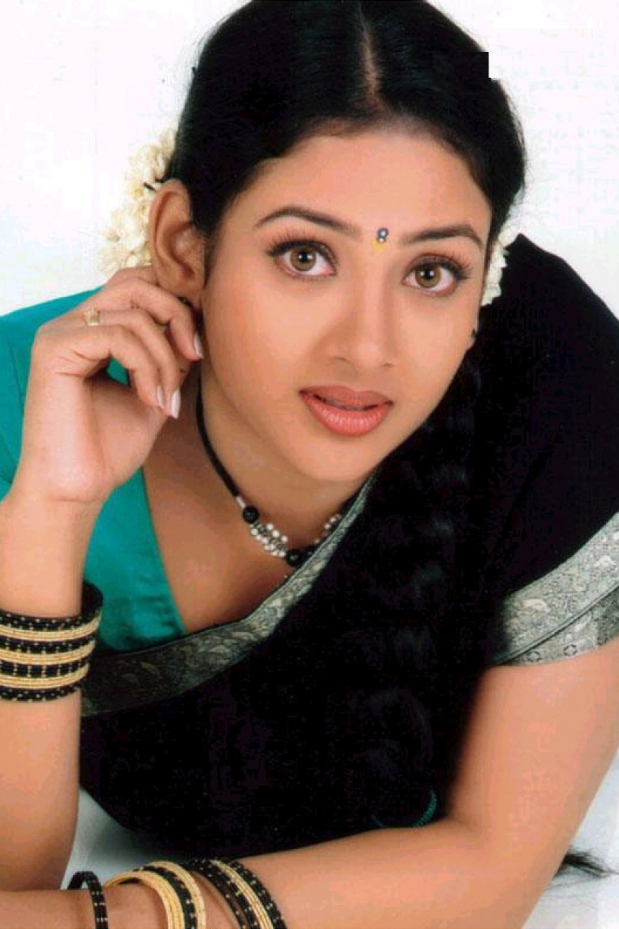 Uma Shankari as Nandini in Vasanthamalika