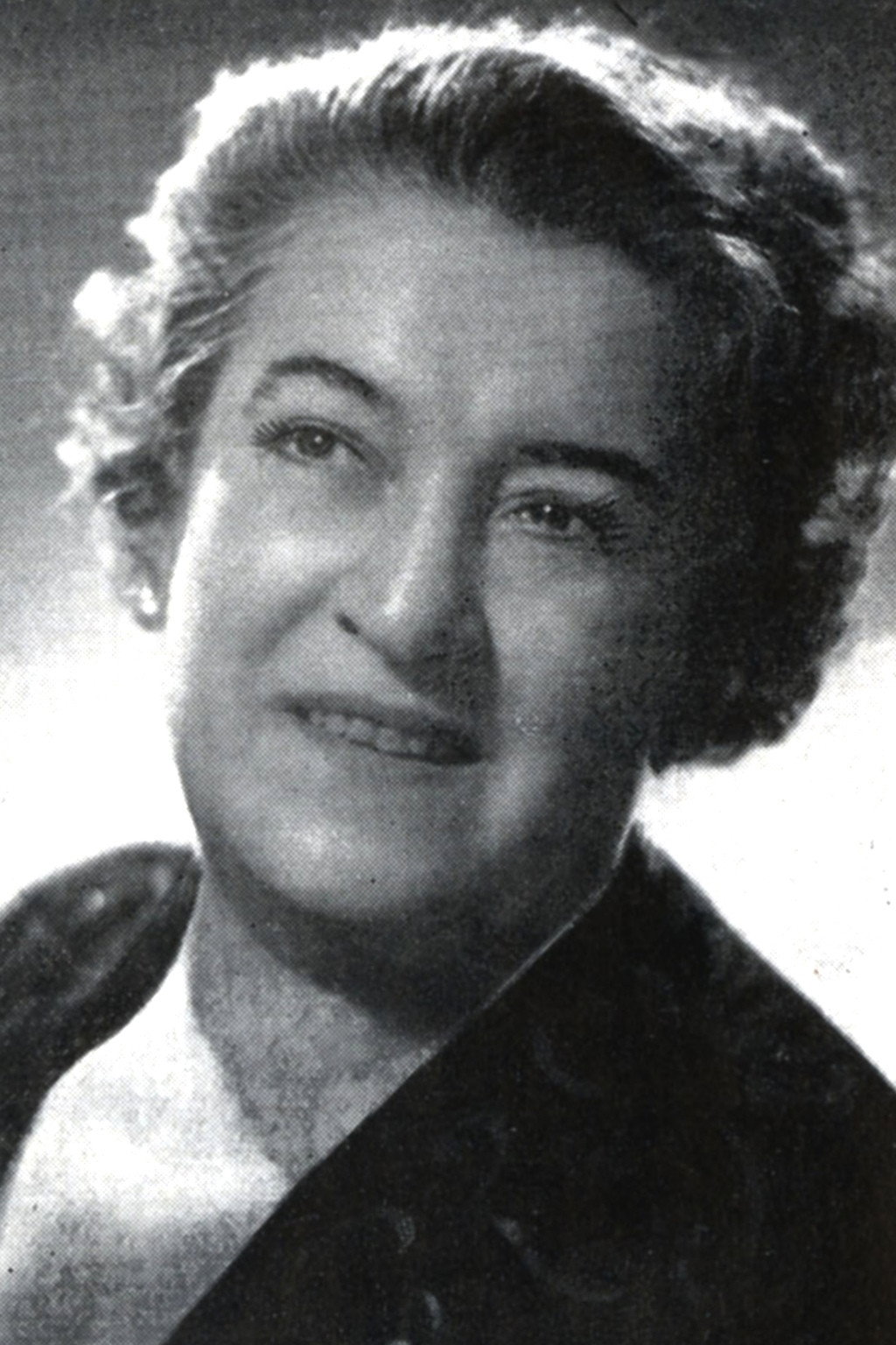 Amina Pirani Maggi as Signora in lutto in Guai ai vinti