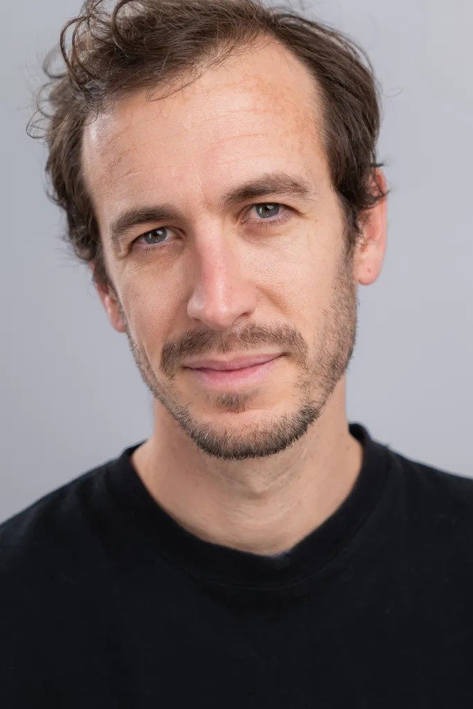 Paulo Quedas as Dancer in Body-Buildings