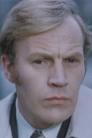 Герман Журавлёв as Usov in Responsible for Everything