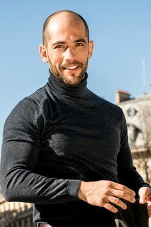 Moïse Santamaria as Manu in Chronicles of the Sun