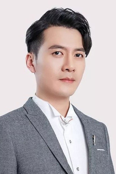 赵崇越 as Mu Qi in Super Housemaid