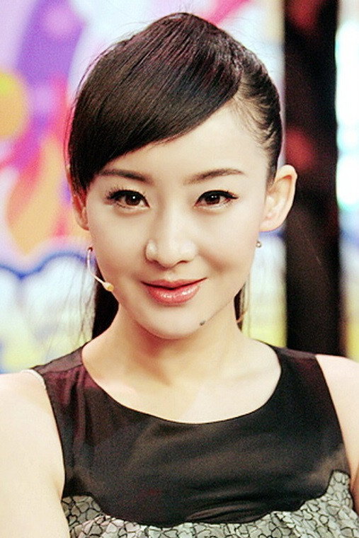 Mai Hongmei as Moon in Finding Mr. Right