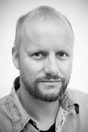 Hallvard Holmen as Roy in Himmelblå