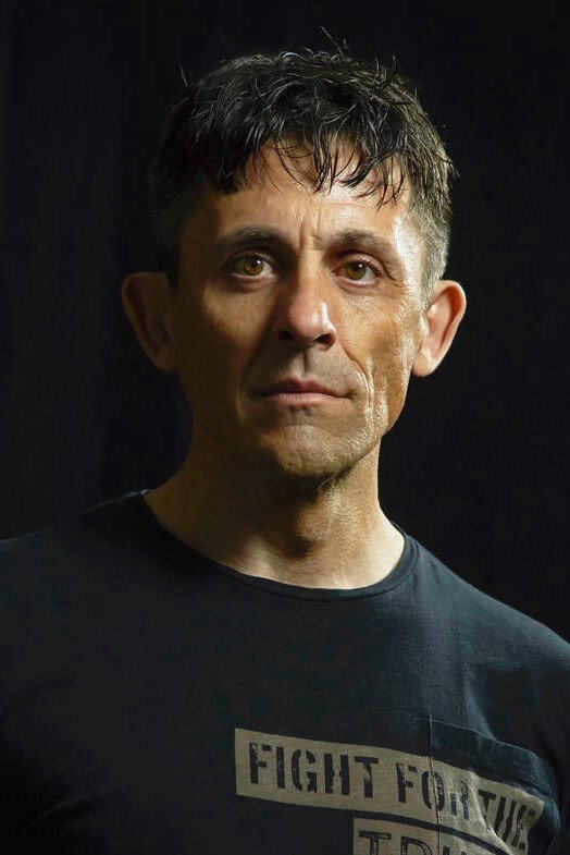 Íñigo Núñez as Suarez in Angel of Death