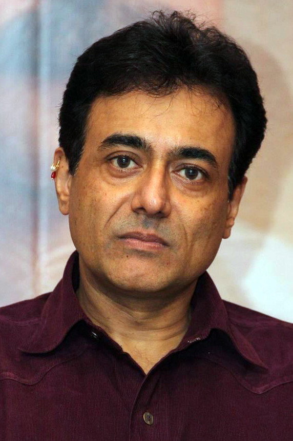 Nitish Bharadwaj as Sudarshan Chakrapani in Samantar