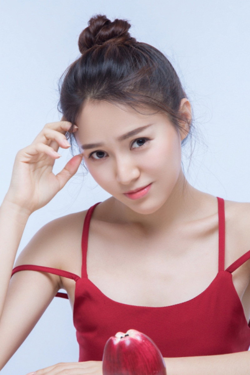 Su Na as Yu Mengmeng in Aim the Heart! Archeress