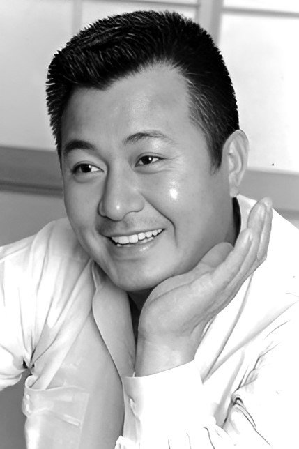 梅宮辰夫 as Kawazu in Hunter in the Dark