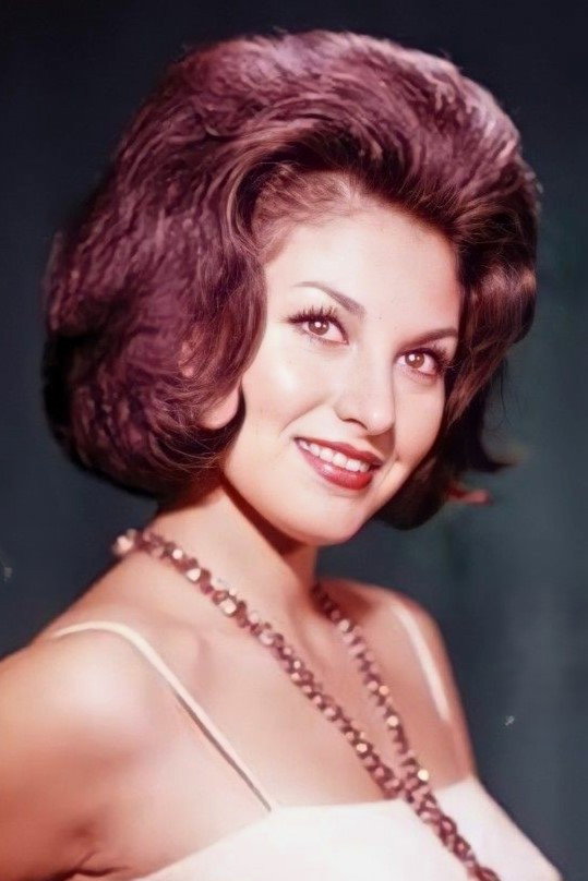 Sonia Infante as Mujer en carro in Mexico, Mexico, ra, ra, ra!