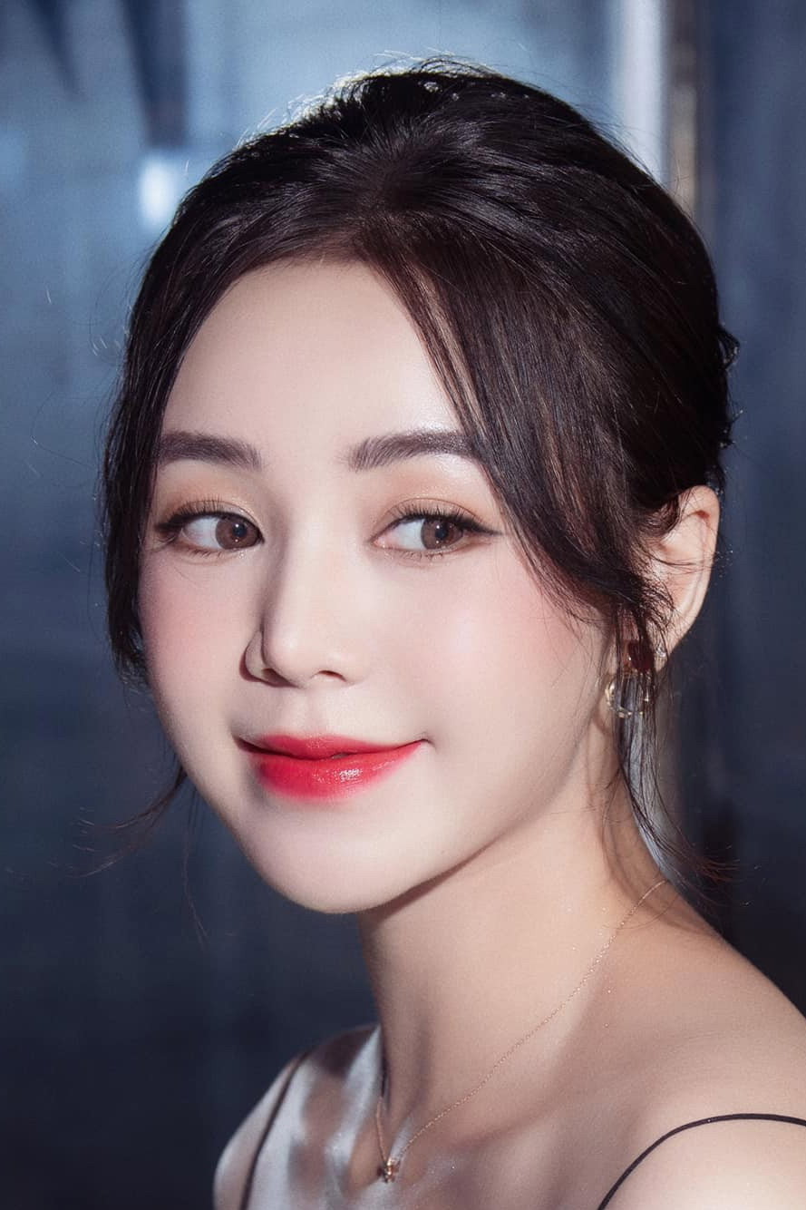 Nguyễn Quỳnh as Thiên Nhi in Nhà trọ Balanha