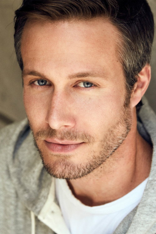Leigh Foster as Teddy in The Christmas Thief