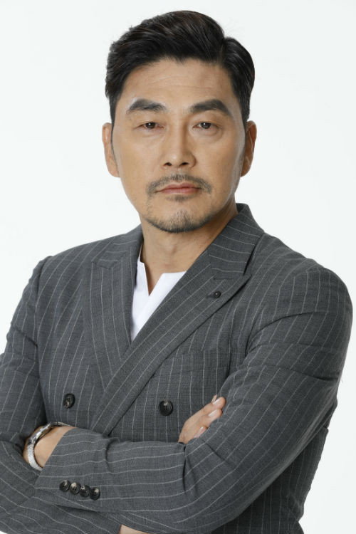 김영호 as Kim Hong-do in Portrait of a Beauty