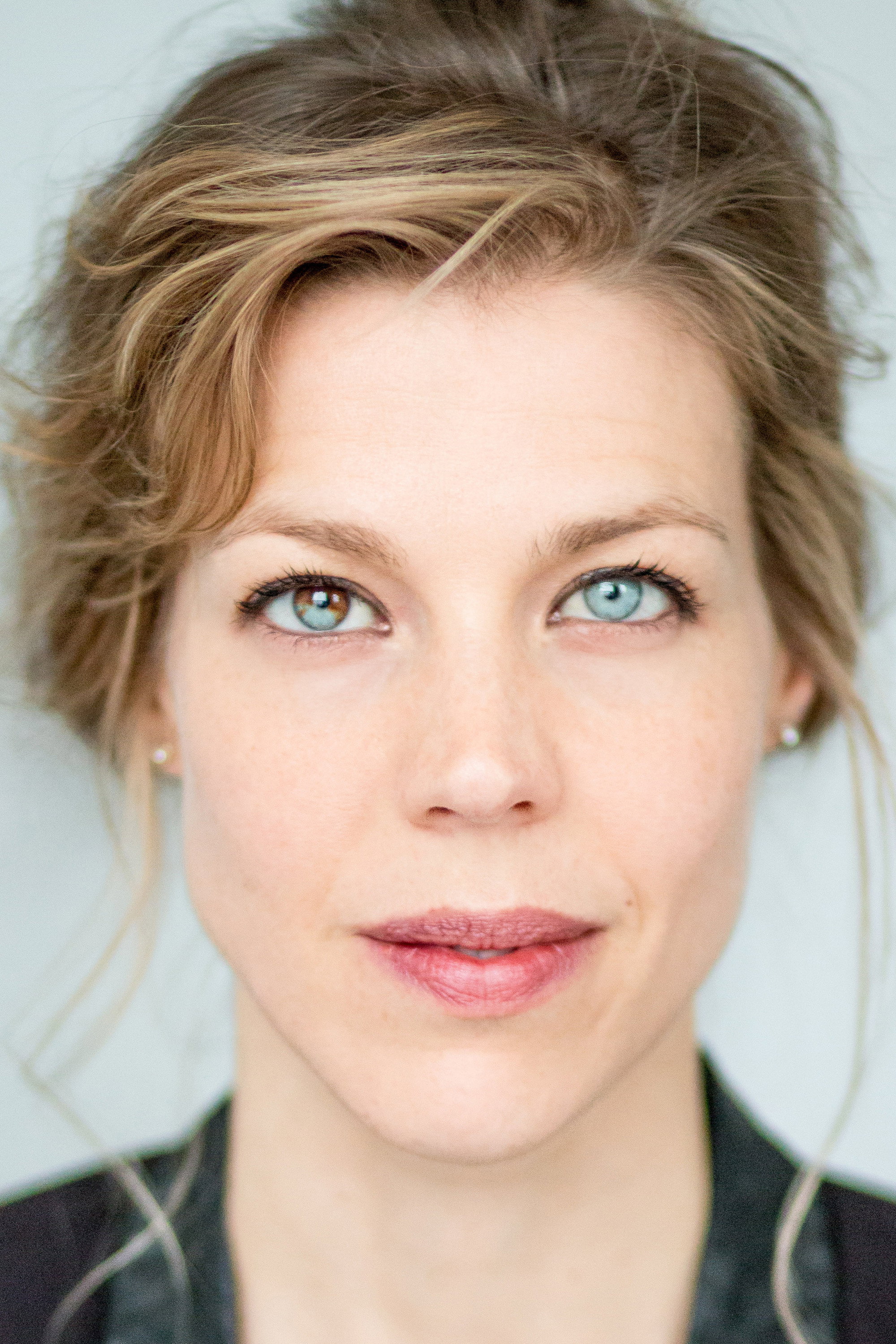 Élisabeth Locas as Francine Beaulieu in Red Rooms