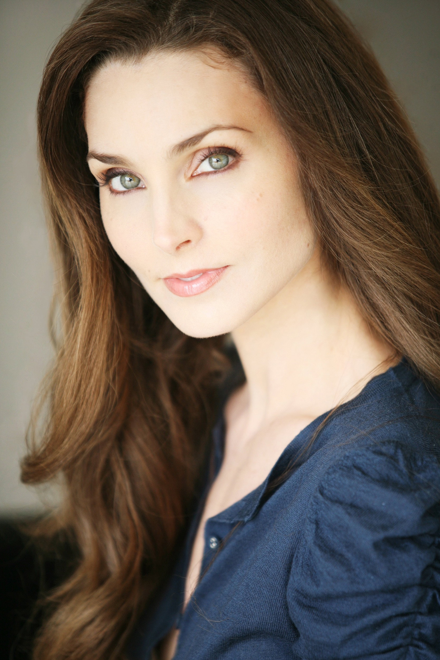 Alicia Minshew as Robin Hunter in The Funeral Guest