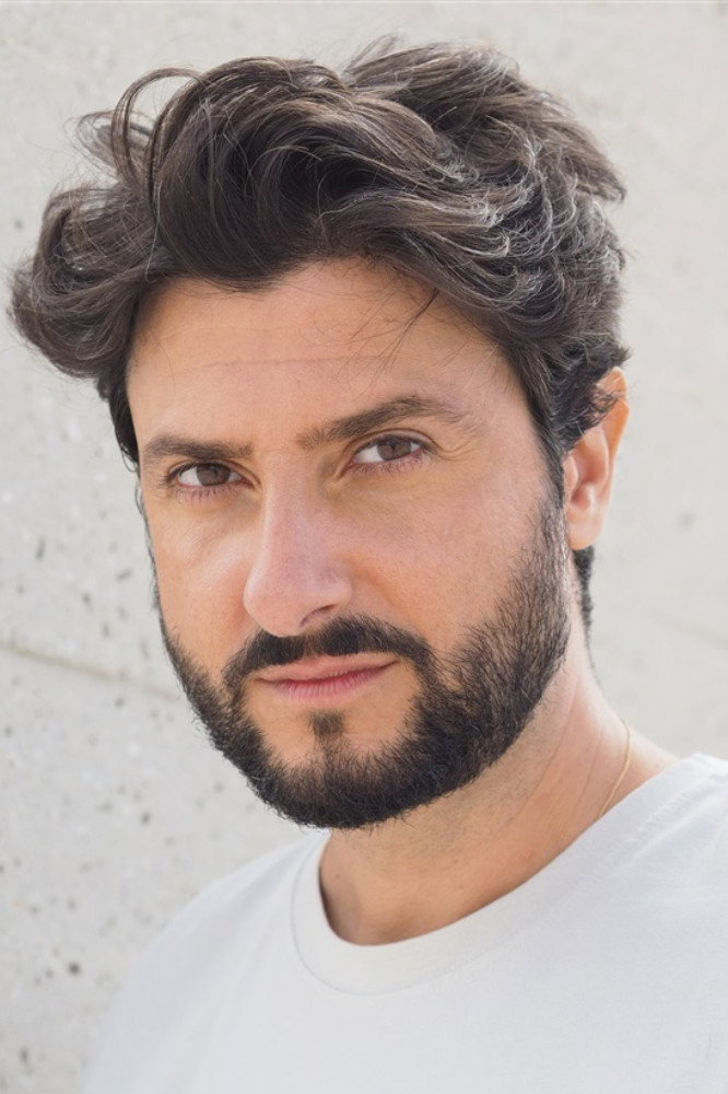 Grégory Di Meglio as La Thorillière in Brûlez Molière !