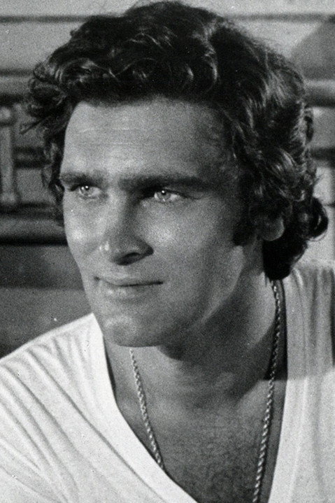 Robert Wolders as Erik Hunter in Laredo