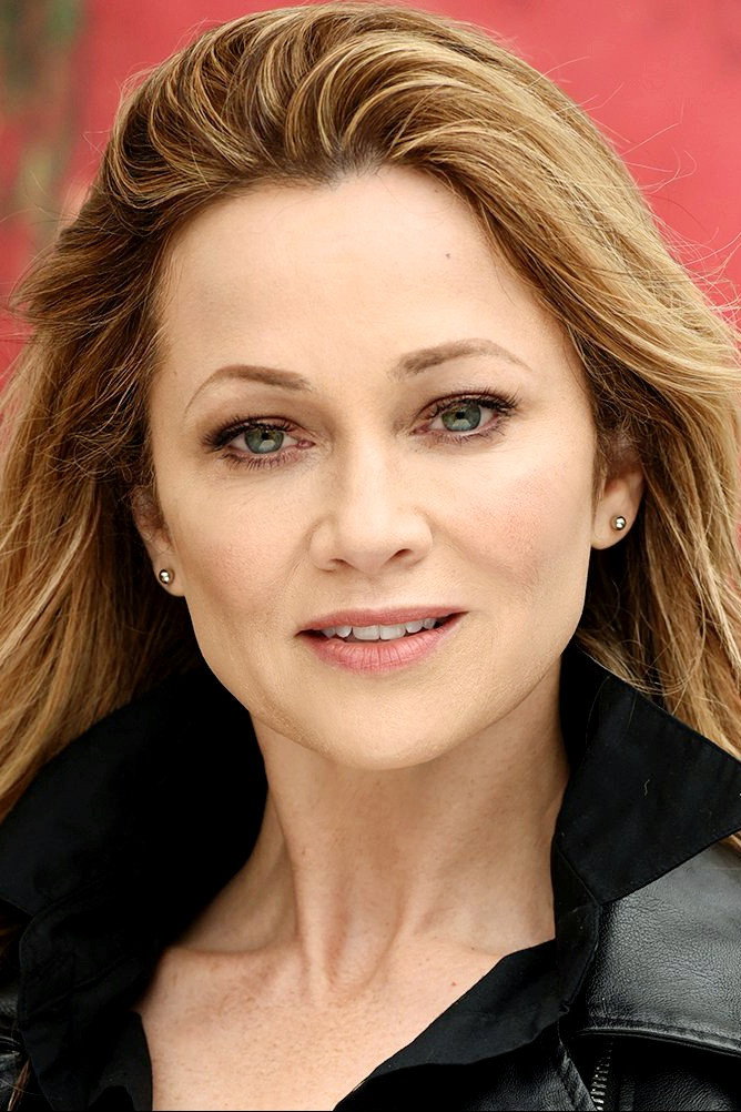 Wendi Bazar as Alice in Save Me