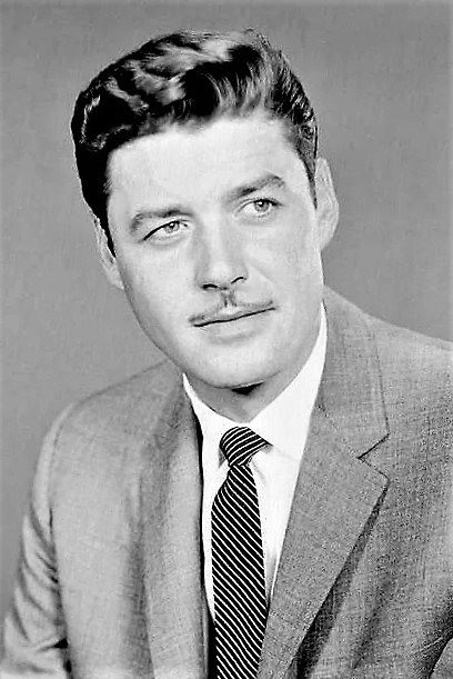 Guy Williams as Captain Sinbad in Captain Sindbad